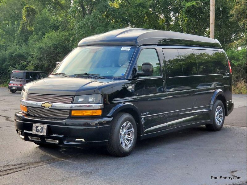 Used 2021 Chevrolet Express Passenger Image 10