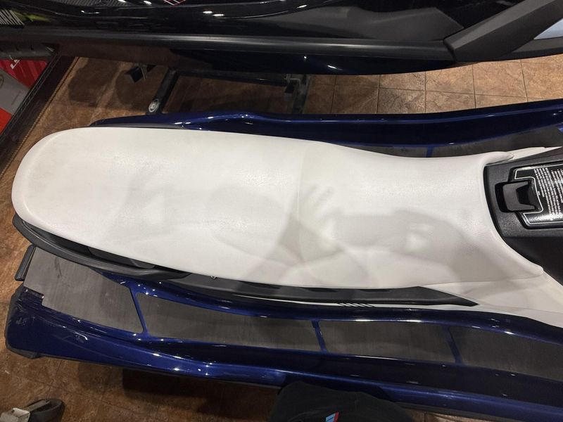 Used 2018 Yamaha EX SPORT-YACHT BLUE&sol;WHITE Image 11