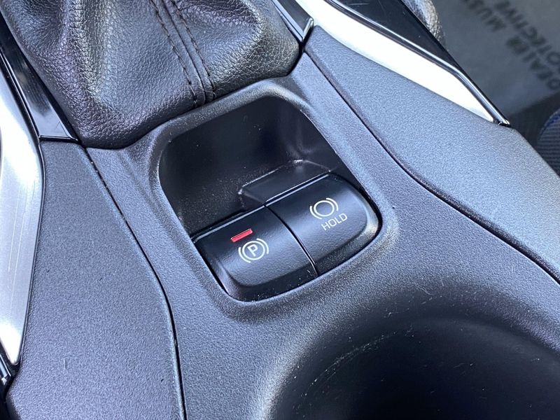 2023 Toyota Corolla Cross Hybrid SEImage 27