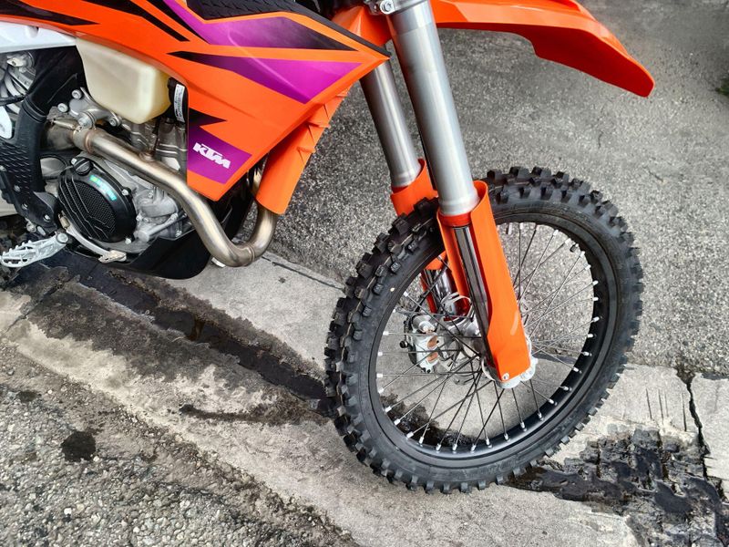 New 2024 KTM 500 XW-F Image 16
