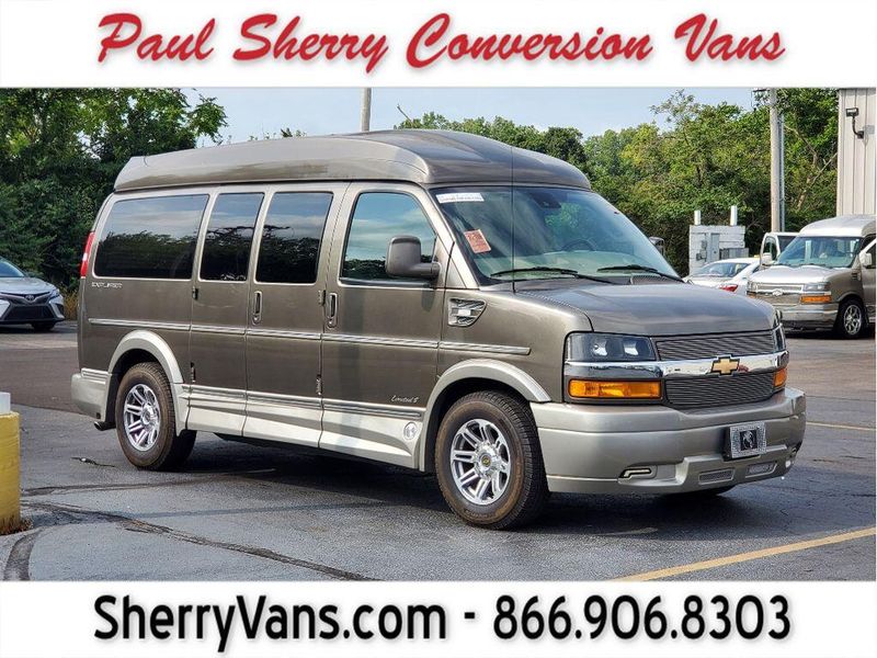 Used 2022 Chevrolet Express Cargo Image 1