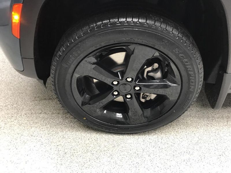 New 2026 Jeep Grand Cherokee L Limited 4x4Image 2