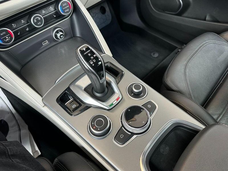 2021 Alfa Romeo Stelvio Ti SportImage 8