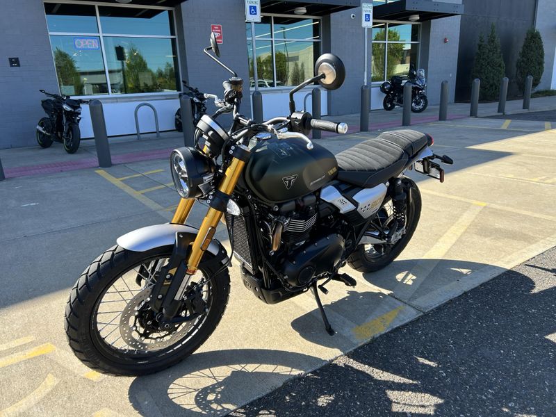 New 2026 Triumph SCRAMBLER 900 