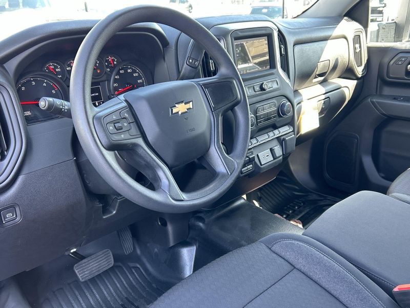 2024 Chevrolet Silverado 3500HD CC Work TruckImage 11