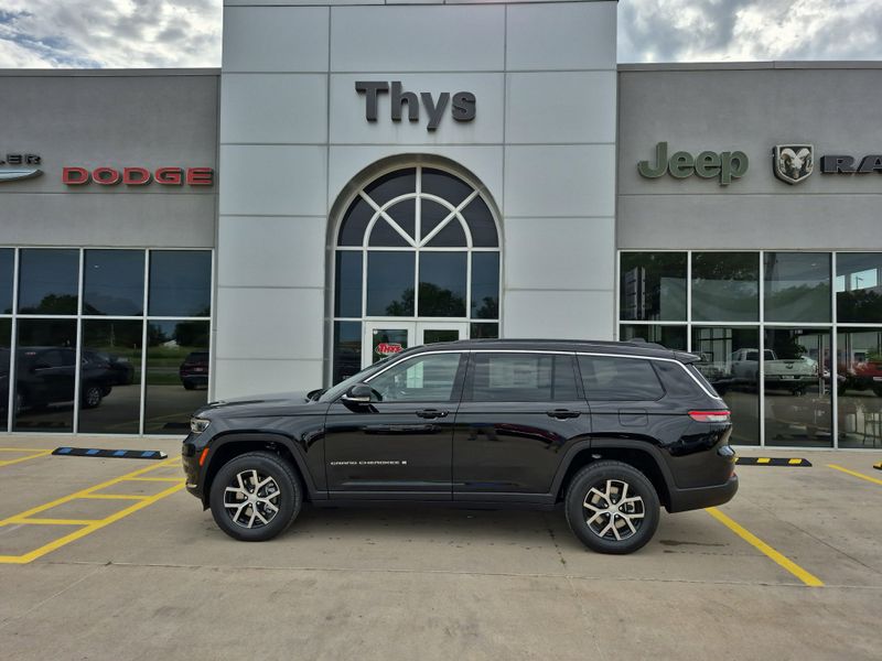 New 2025 Jeep Grand Cherokee L Limited 4x4Image 42