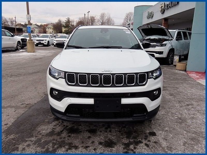 2024 Jeep Compass Latitude Lux in a Bright White Clear Coat exterior color and Blackinterior. Papas Jeep Ram In New Britain, CT 860-356-0523 papasjeepram.com 