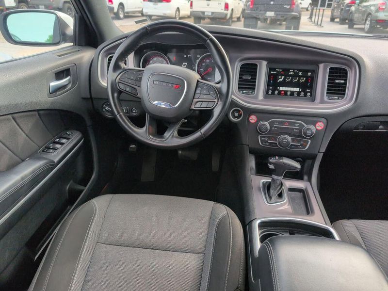 2022 Dodge Charger SXTImage 31