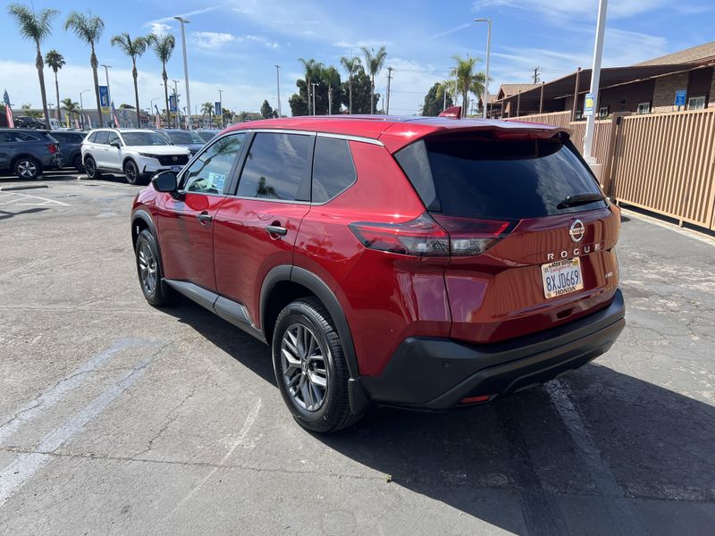 Used 2021 Nissan Rogue SImage 2