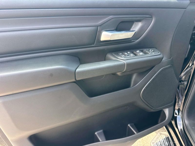 New 2026 RAM 1500 Express Crew Cab 4x4 5'7' Box