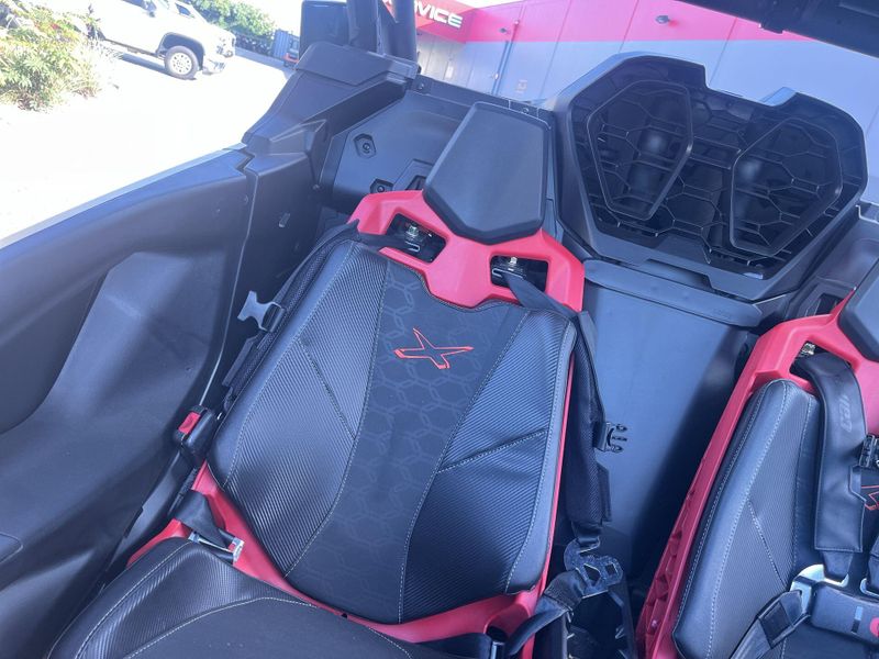 New 2026 Can-Am MAVERICK R X RS WITH SMART-SHOX 999T DCT Image 12