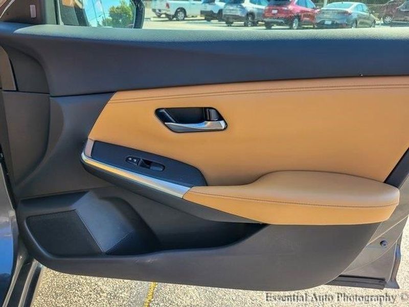 2020 Nissan Sentra SV photo 17