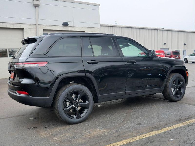 2025 Jeep Grand Cherokee Limited 4x4Image 12