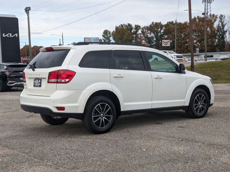 2019 Dodge Journey SEImage 3