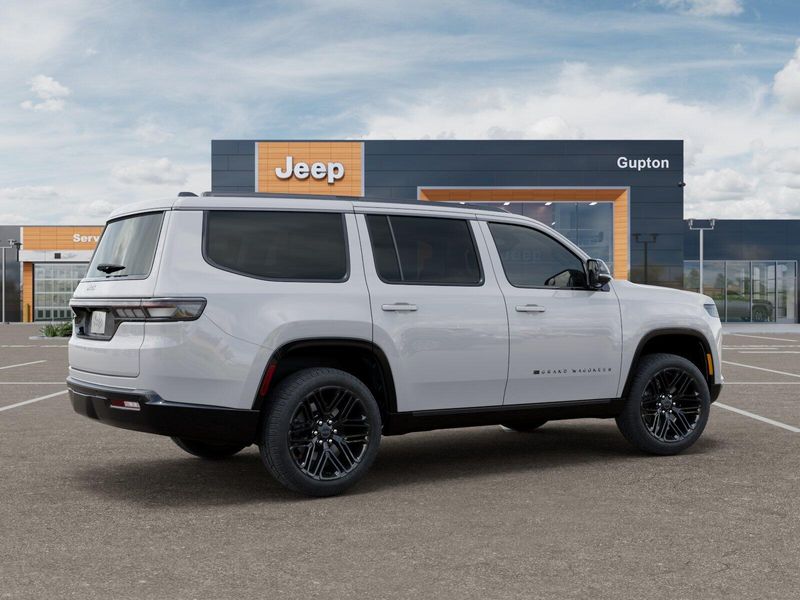 2026 Jeep Grand Wagoneer Limited Reserve 4x4Image 4
