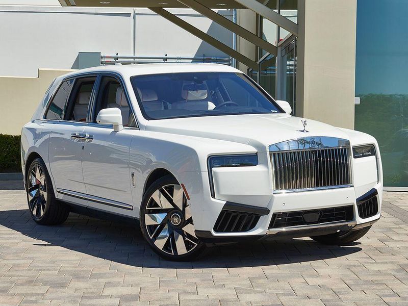 Used 2025 Rolls-Royce Cullinan Image 5