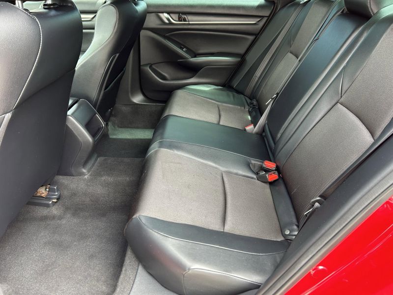 Used 2018 Honda Accord Sedan SportImage 13