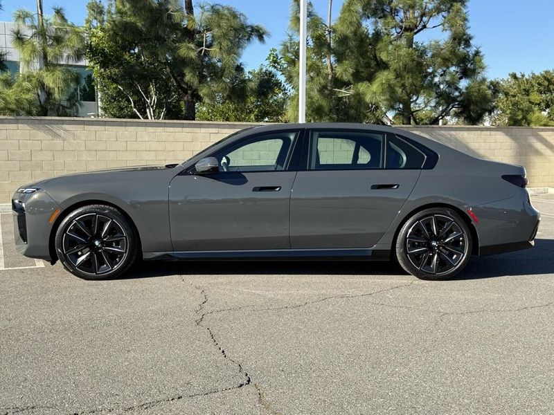 Used 2025 BMW 7 Series 740iImage 12
