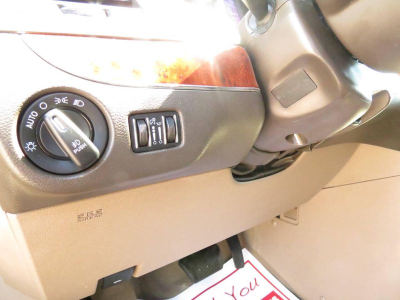 Used 2015 Chrysler Town & Country Touring L 4dr Mini VanImage 13