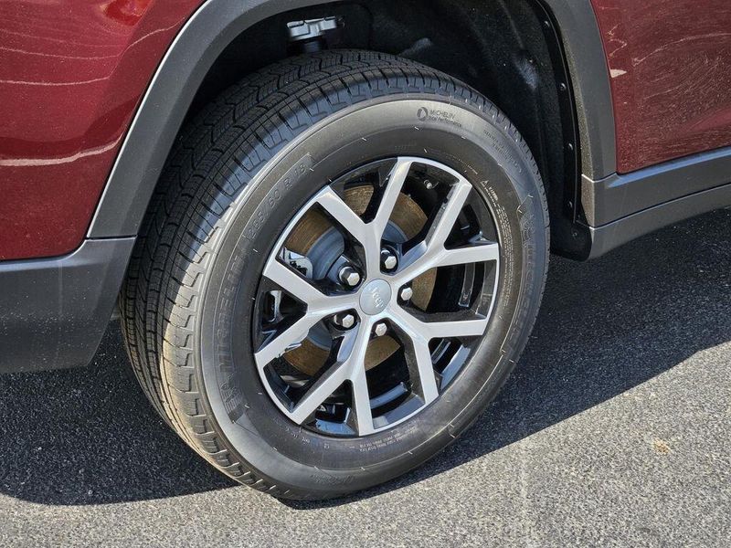 2025 Jeep Grand Cherokee L Limited 4x4Image 7
