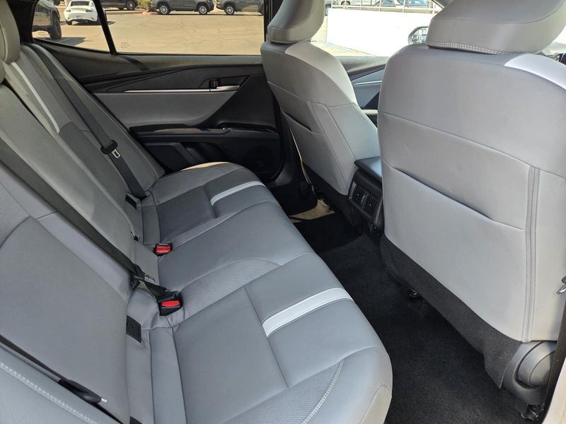 Used 2025 Toyota Camry SE (Natl)