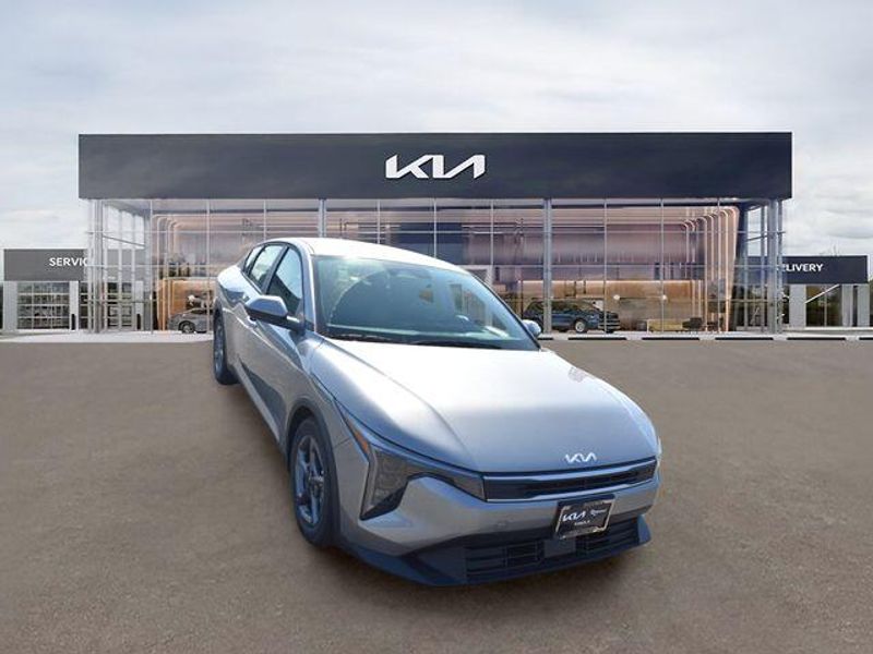 New 2026 Kia K4 LXSImage 10
