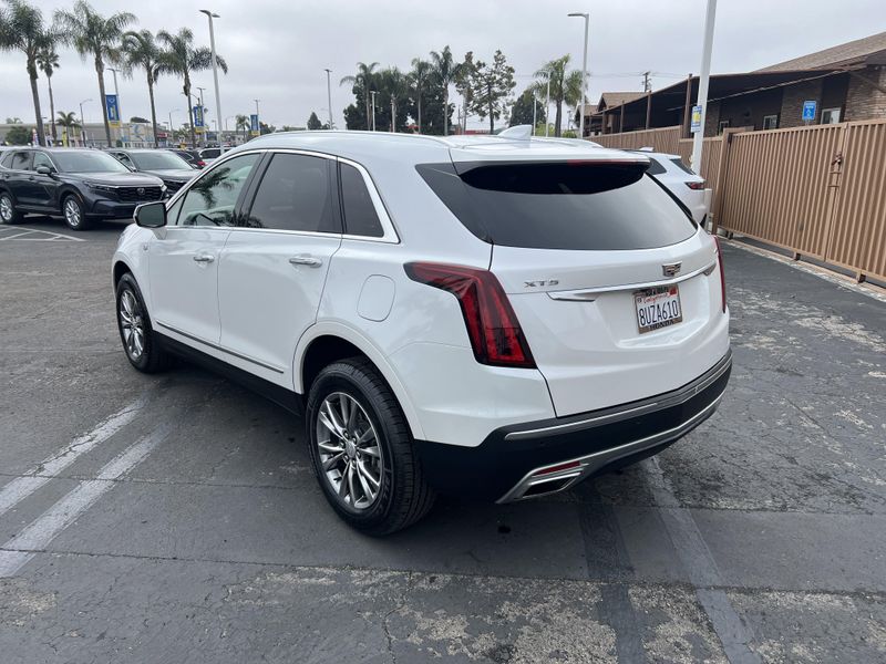 2021 Cadillac XT5 FWD Premium LuxuryImage 2