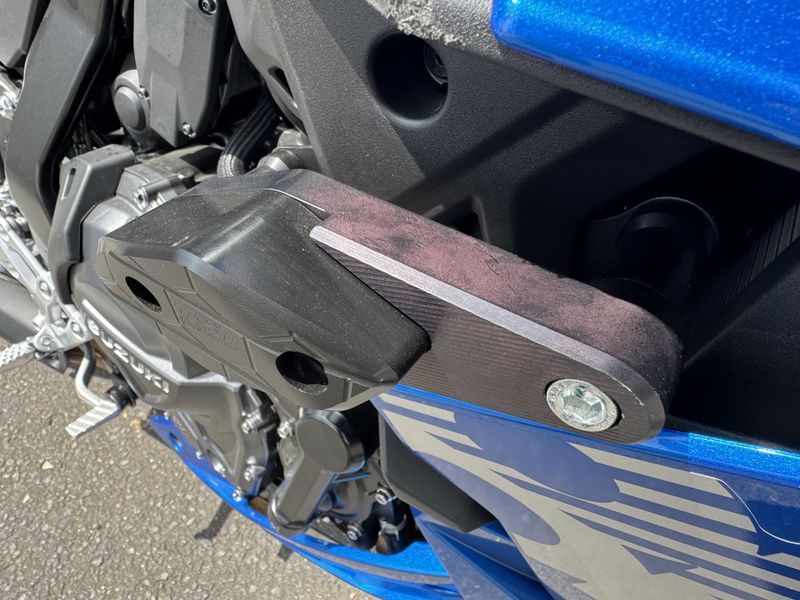 2024 Suzuki GSX-8R - METALLIC TRON BLUE 