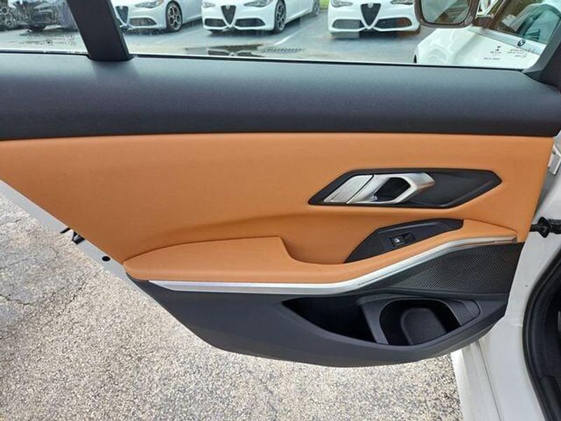 2022 Bmw 330i photo 18