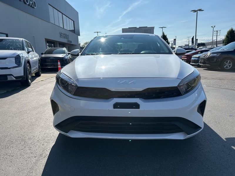 Used 2023 Kia Forte LXSImage 2