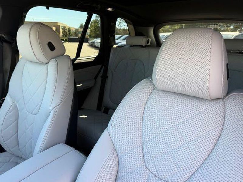 New 2026 BMW X5 xDrive40iImage 18