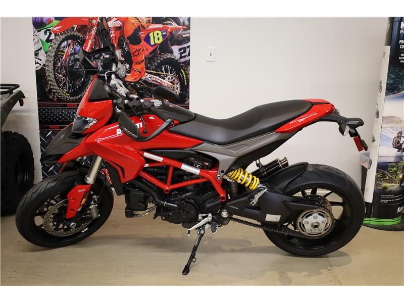 Used 2018 Ducati HYPERMOTARD 939 Image 2