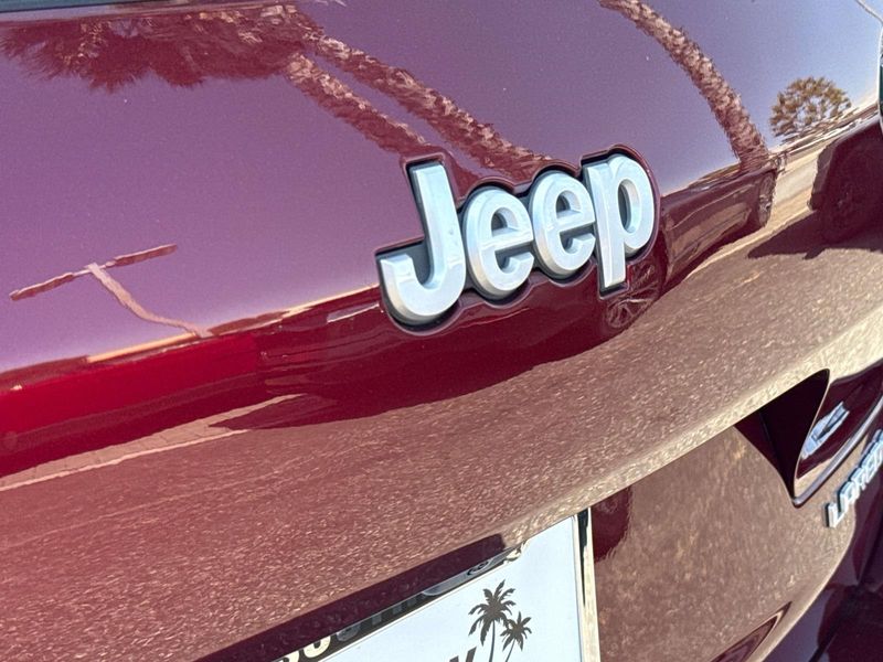 New 2026 Jeep Grand Cherokee L Laredo X 4x2