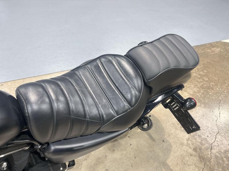 Used 2016 Harley-Davidson Sportster Iron 883 Image 13