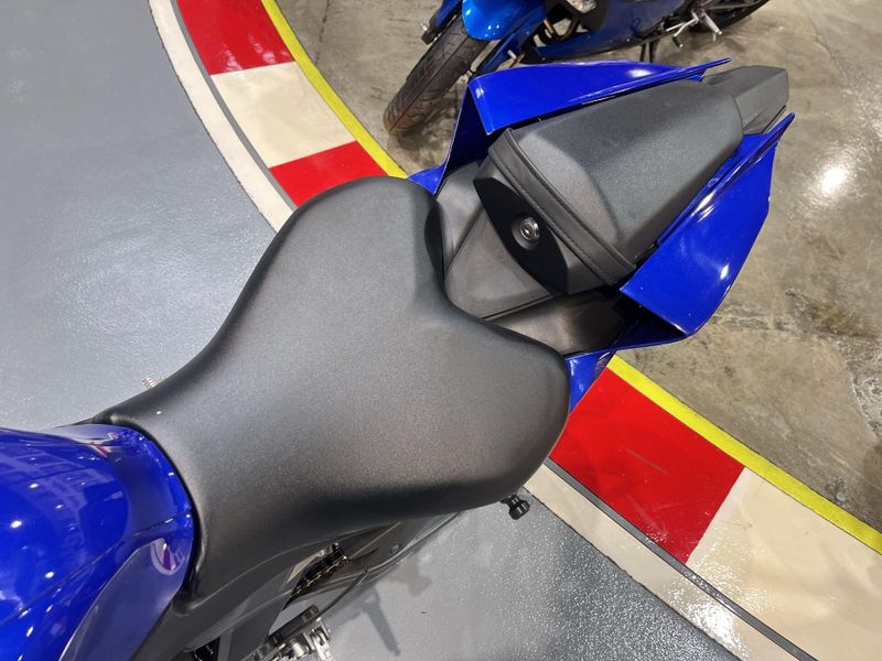 Used 2023 Yamaha YZF-R7 Image 14