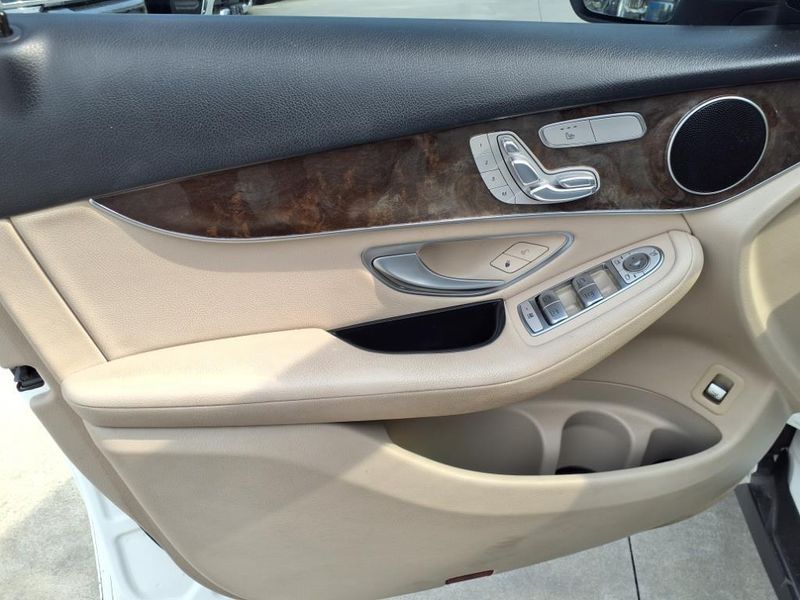 2018 Mercedes-Benz GLC 300 300Image 19