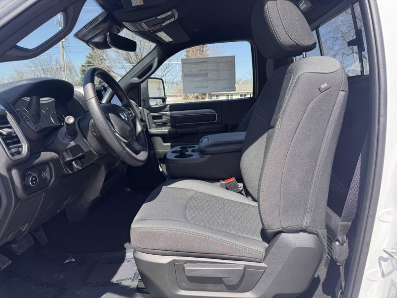 2025 RAM 2500 TradesmanImage 9