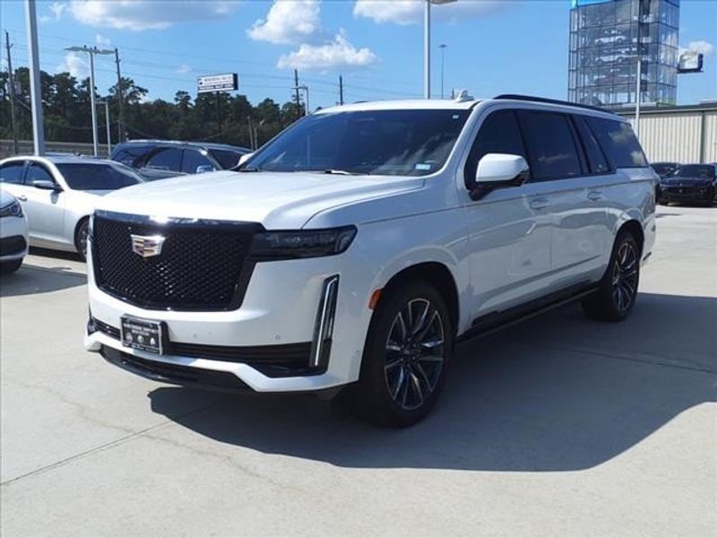 2023 Cadillac Escalade ESV Sport PlatinumImage 10