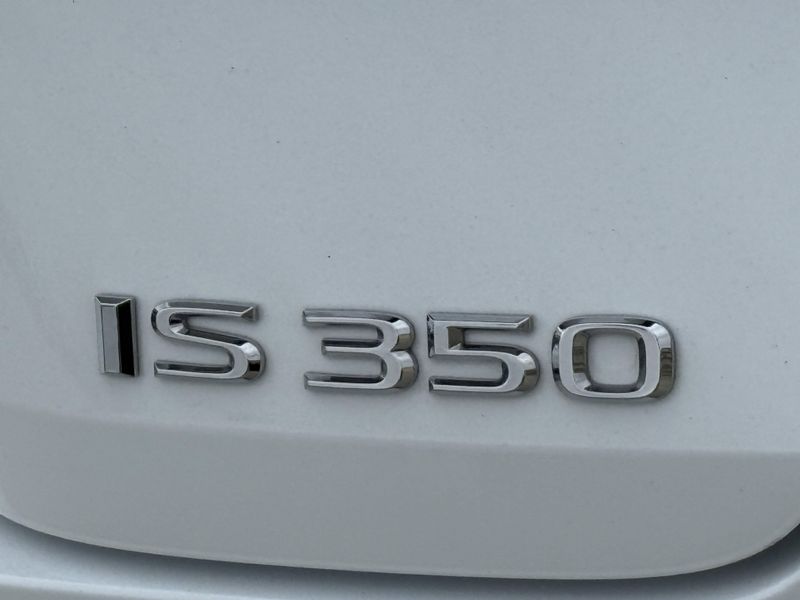 2022 Lexus IS 350 F-SPORTImage 13