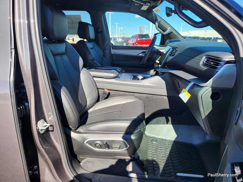 2026 Jeep Grand Wagoneer Upland 4x4