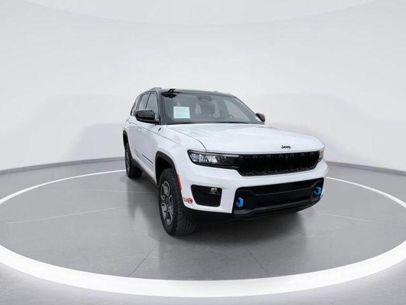 Used 2022 Jeep Grand Cherokee 4xe Trailhawk 4xeImage 2