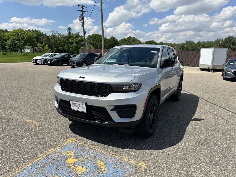 2024 Jeep Grand Cherokee Altitude 4x4Image 4