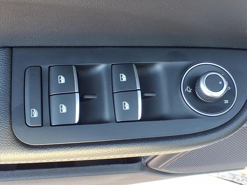 New 2025 Alfa Romeo Giulia RwdImage 18