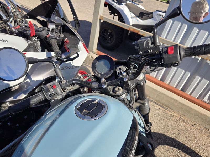 USED 2025 KAWASAKI ELIMINATOR Image 6