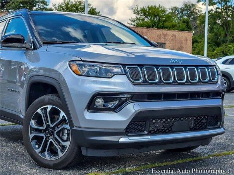 2022 Jeep Compass Limited photo 2
