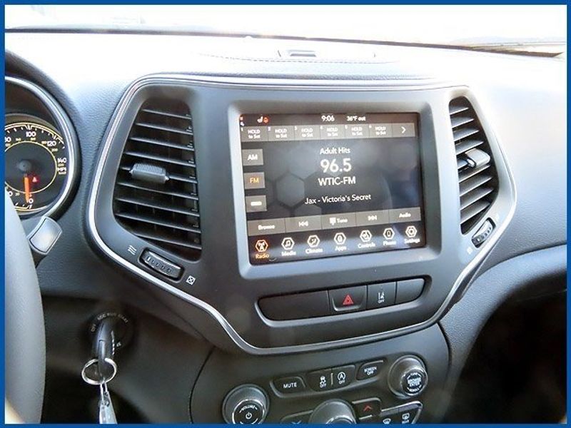 2022 Jeep Cherokee XImage 16