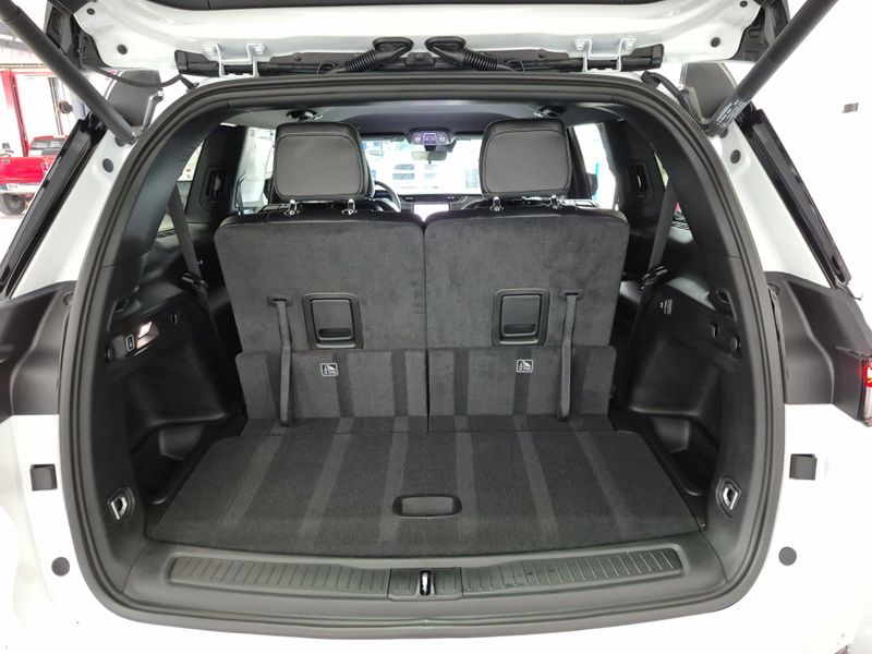2025 Jeep Grand Cherokee L Limited 4x4Image 36