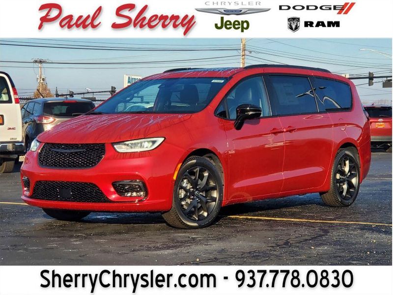 New 2026 Chrysler Pacifica Limited