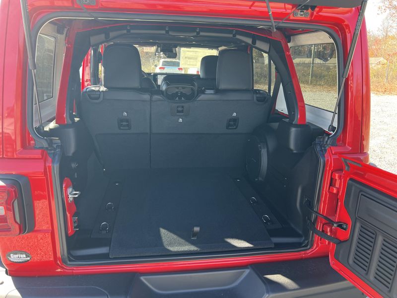 New 2026 Jeep Wrangler 4-door Rubicon XImage 18