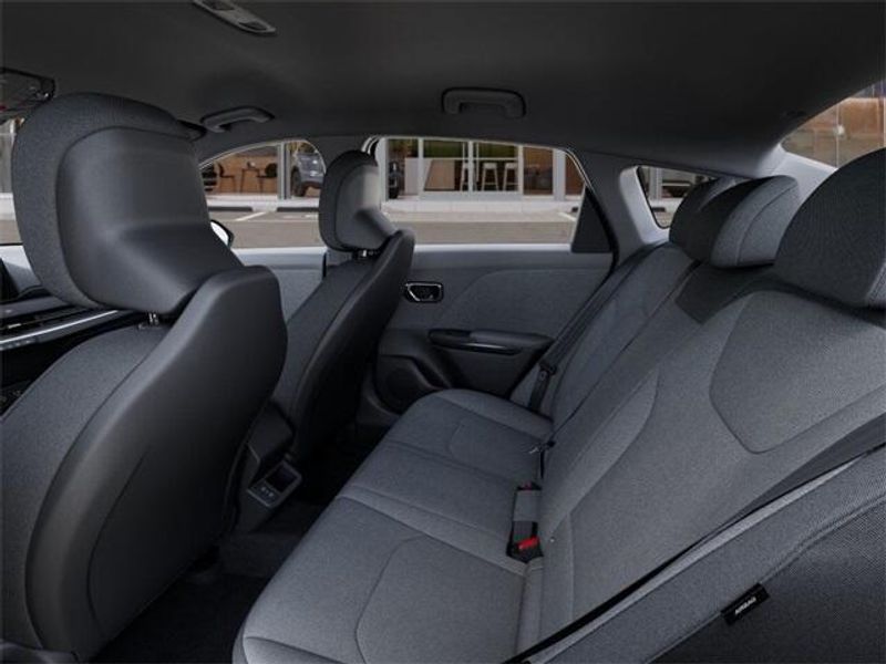 New 2025 Kia K4 LXSImage 18